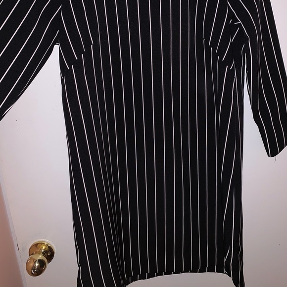 H&M black and white strips dress - Picture 3 of 4